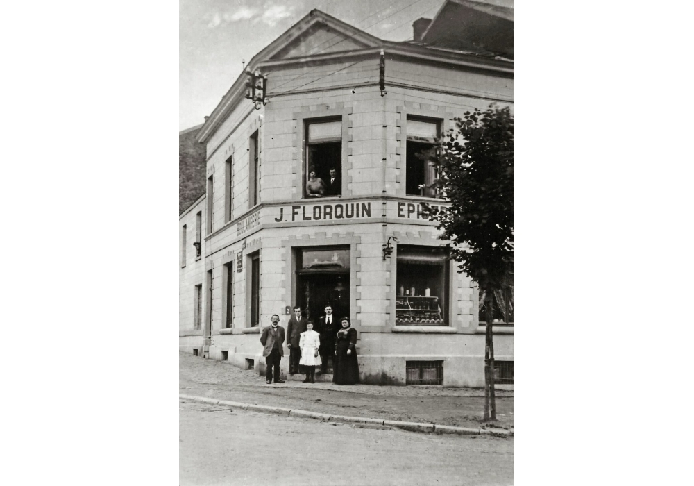Coin Av. Hanlet/ Ch.de Theux - Epicerie Florquin