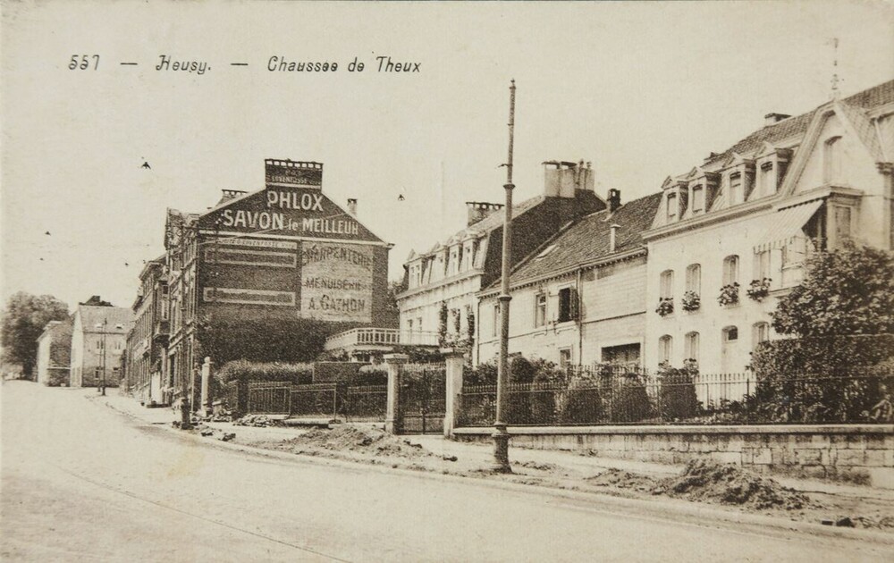 Ch. de Theux Vue montante niveau du carrefour Av. de Spa