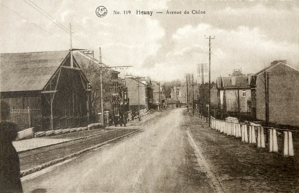 Av. du Chêne Vue descendante du pied de la Bouquette