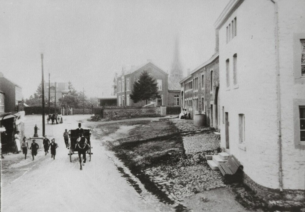 Rue Maison communale Vue du haut de la rue G. Lekeu