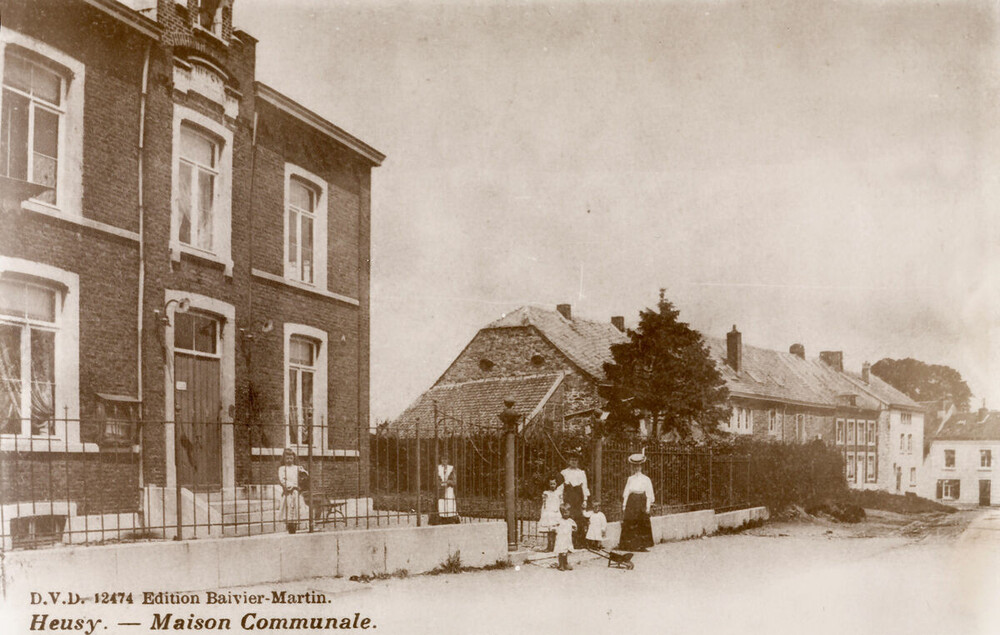 Rue Maison communale - Maison communale et Ecole des filles