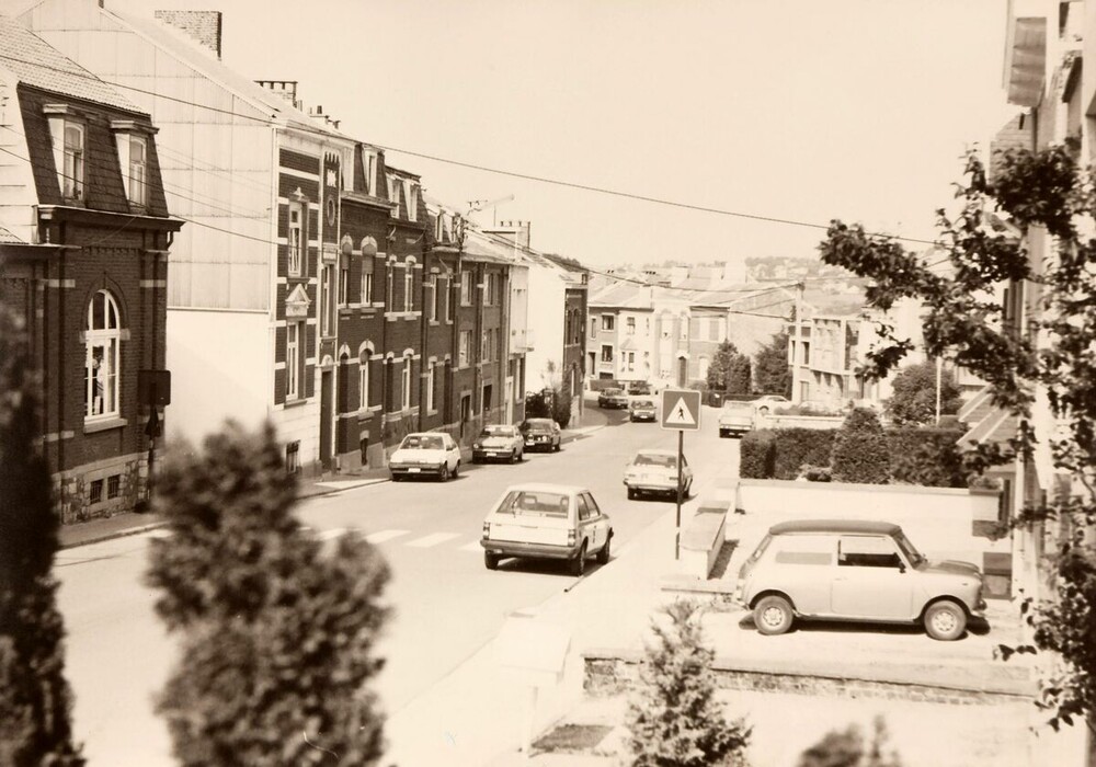 Av. de Thiervaux Vue du haut de la rue