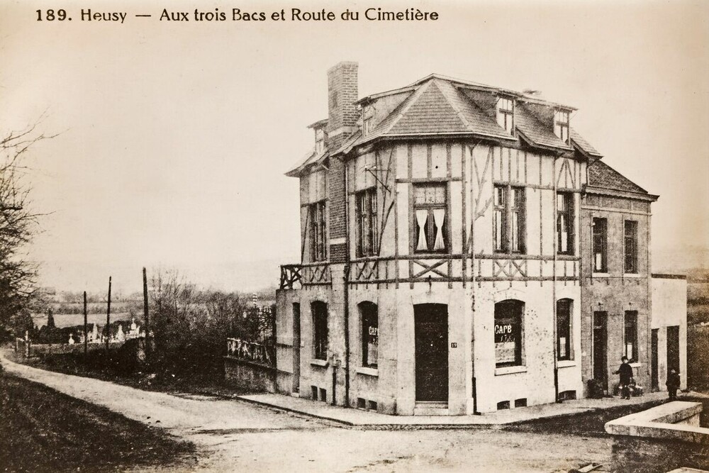 Av. de Ningloheid - Café au coin et cimetière