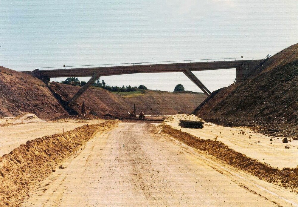 Autoroute Vue de la rue des Etangs vers le pont des Béolles
